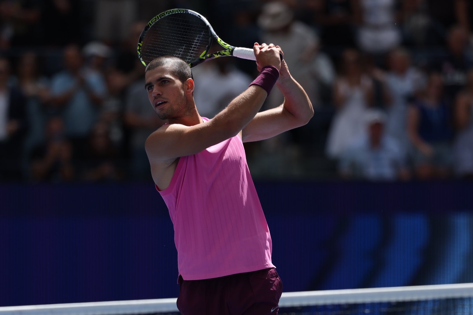 US Open 2025: Carlos Alcaraz Advances to Quarterfinals with Straight-Sets Win