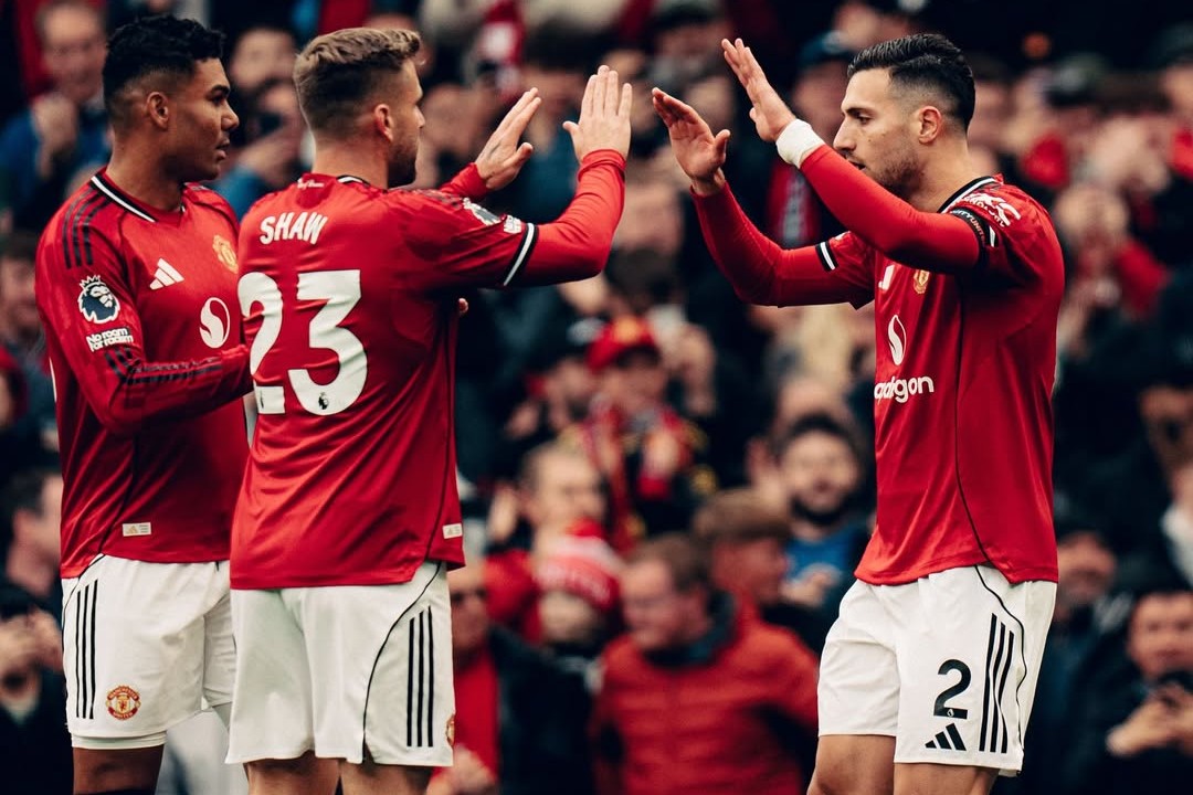 Manchester United Cruise Past Sunderland 2-0 to Regain Momentum in Premier League 2025