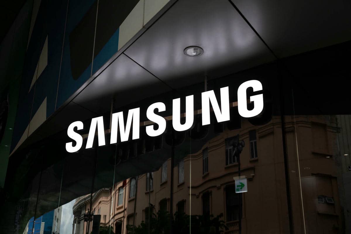Samsung Leads Global Smartphone Market; Apple sees double-digit growth- Check Details Inside