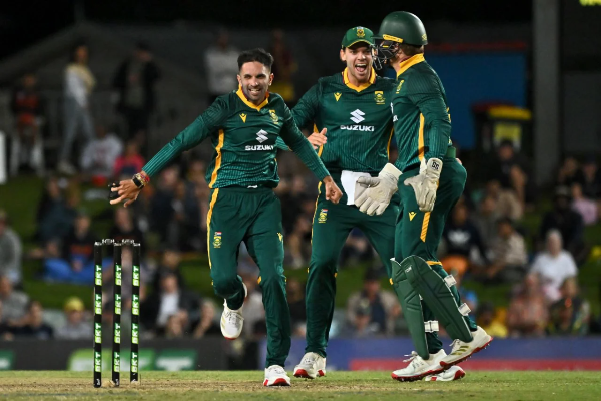 Australia vs South Africa 1st ODI 2025: Keshav Maharaj’s Five-Wicket Haul Leads Proteas to 98-Run Win in Cairns