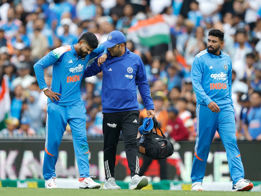 Shreyas Iyer Injured After Stunning Catch Against Australia; Taken to Hospital for Rib Evaluation as India Clinch Sydney ODI